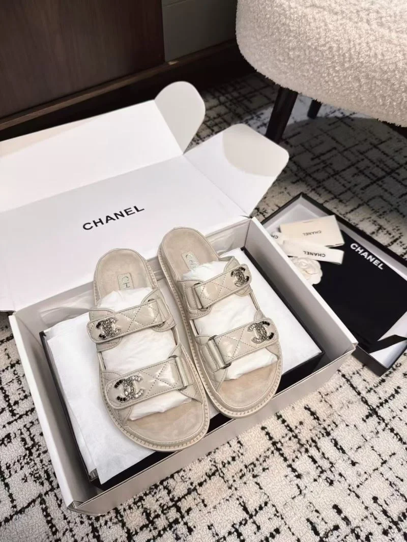 Chanel Slippers Elegant 17625