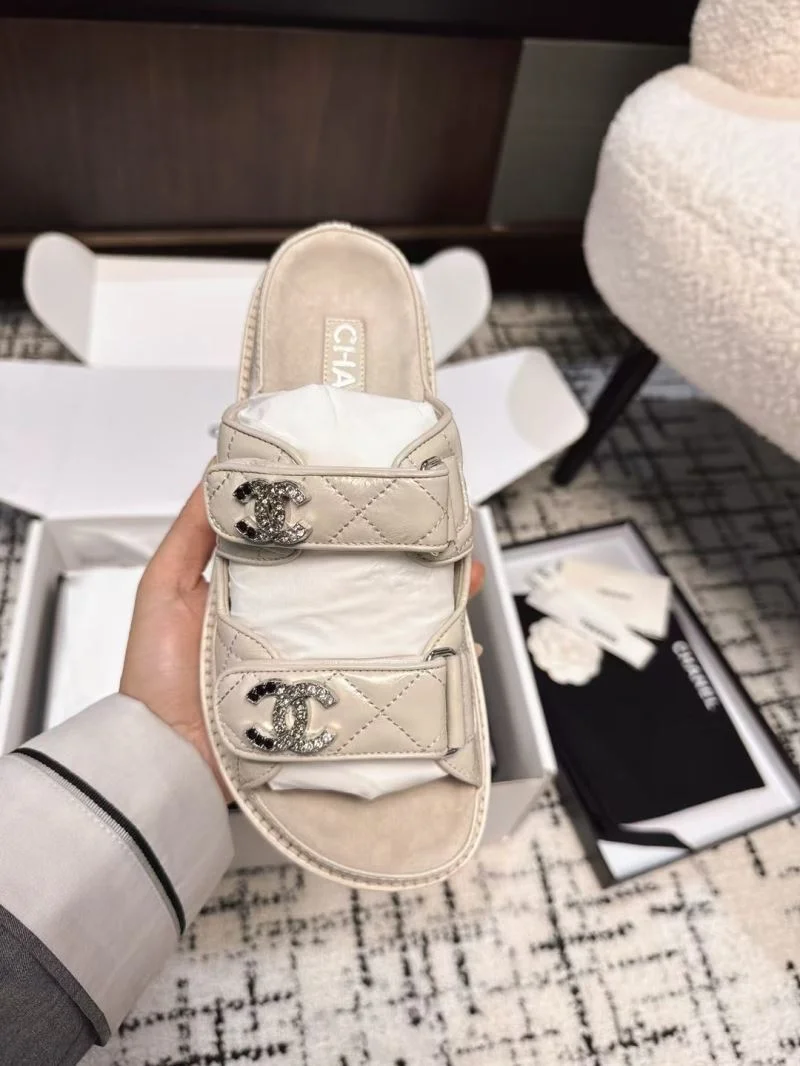 Chanel Slippers Elegant 17625