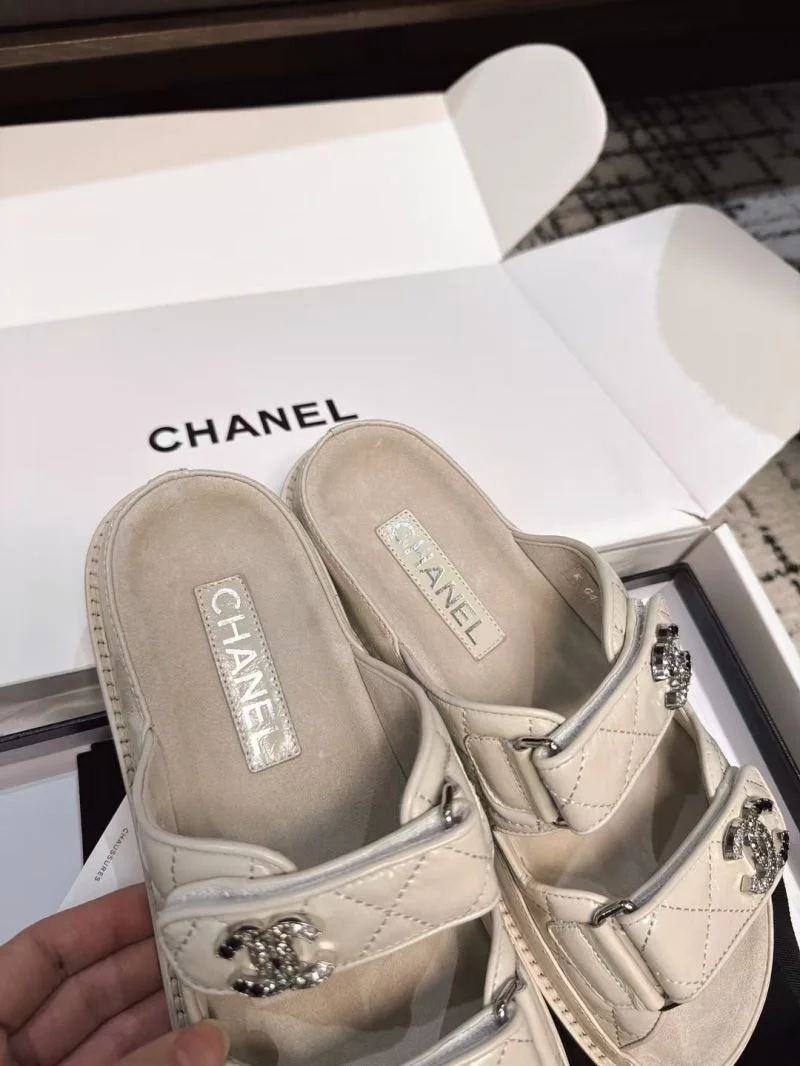 Chanel Slippers Elegant 17625