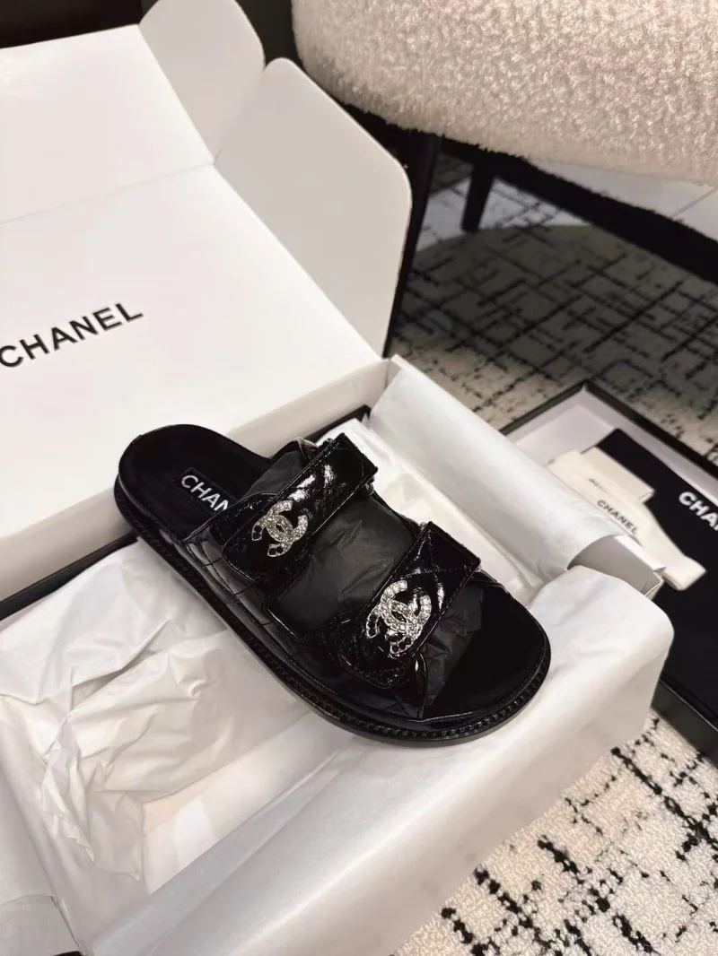 Minimalist Chanel Slippers 17613