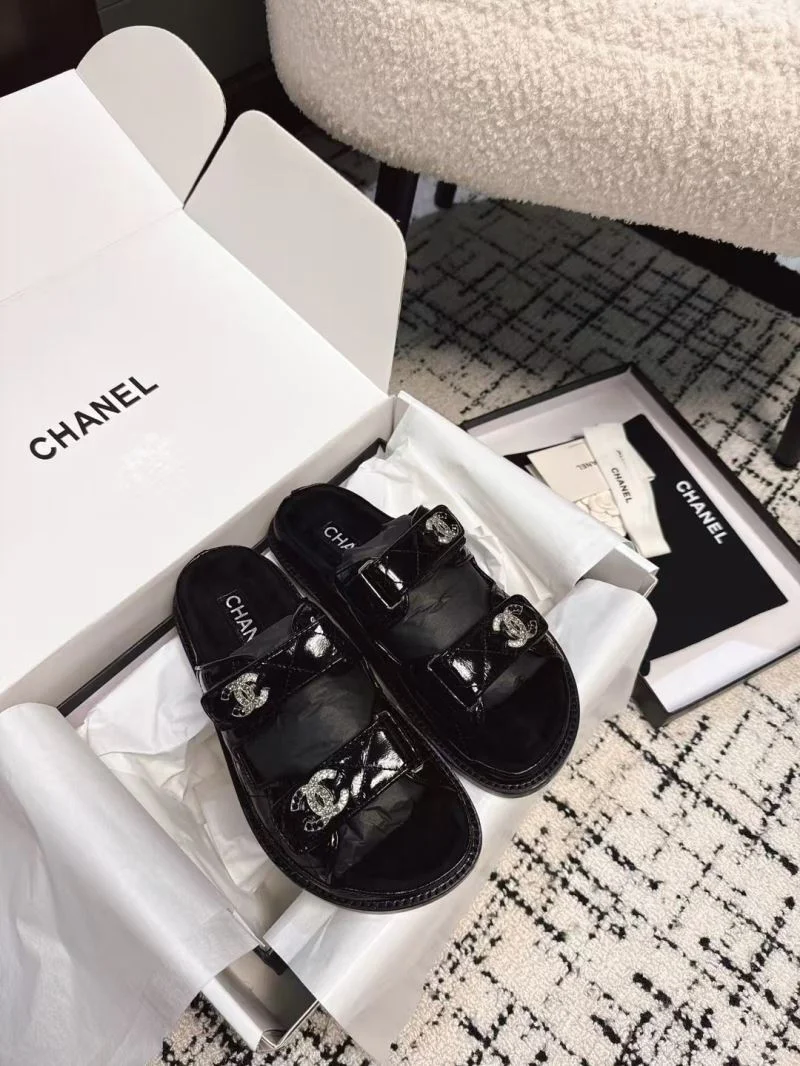 Minimalist Chanel Slippers 17613