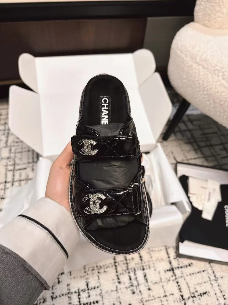 Minimalist Chanel Slippers 17613