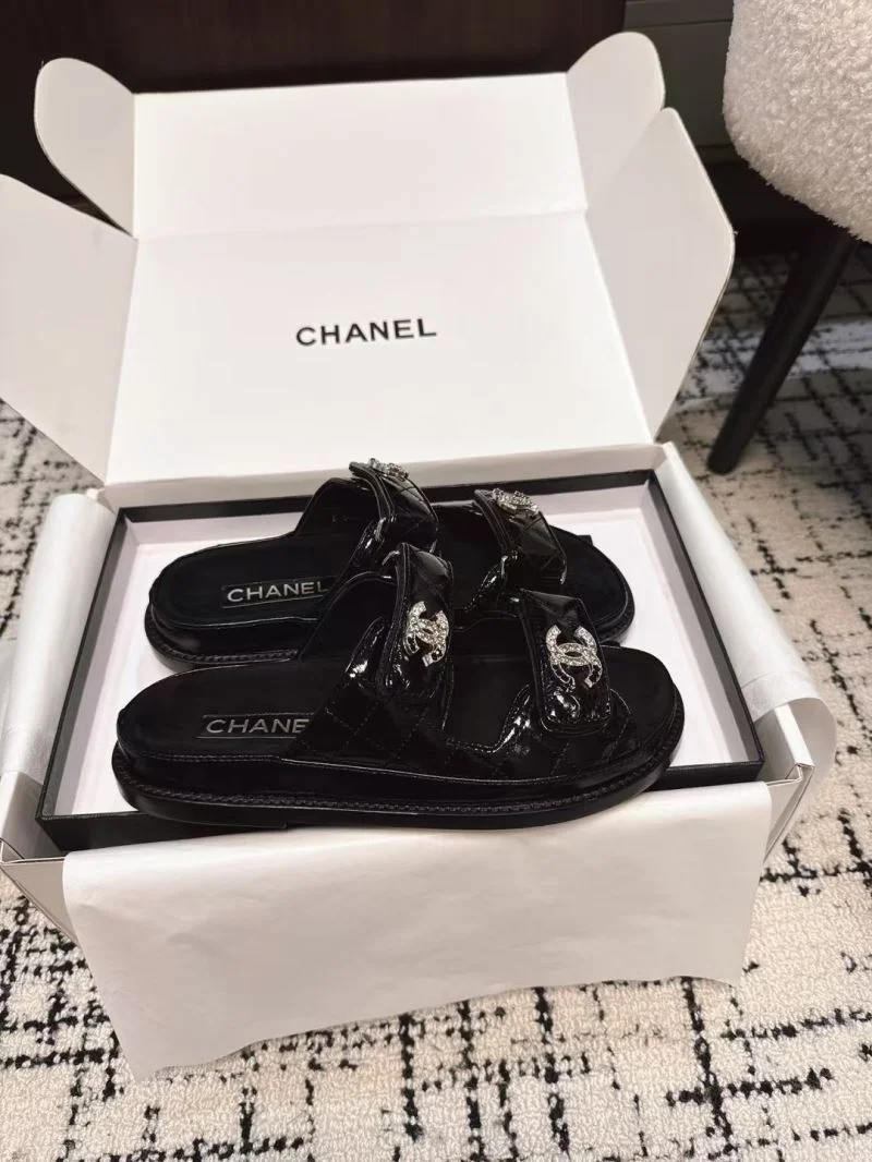 Minimalist Chanel Slippers 17613