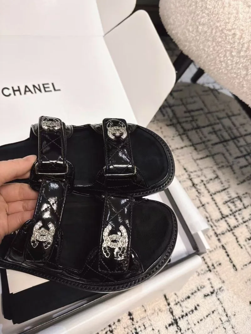 Minimalist Chanel Slippers 17613
