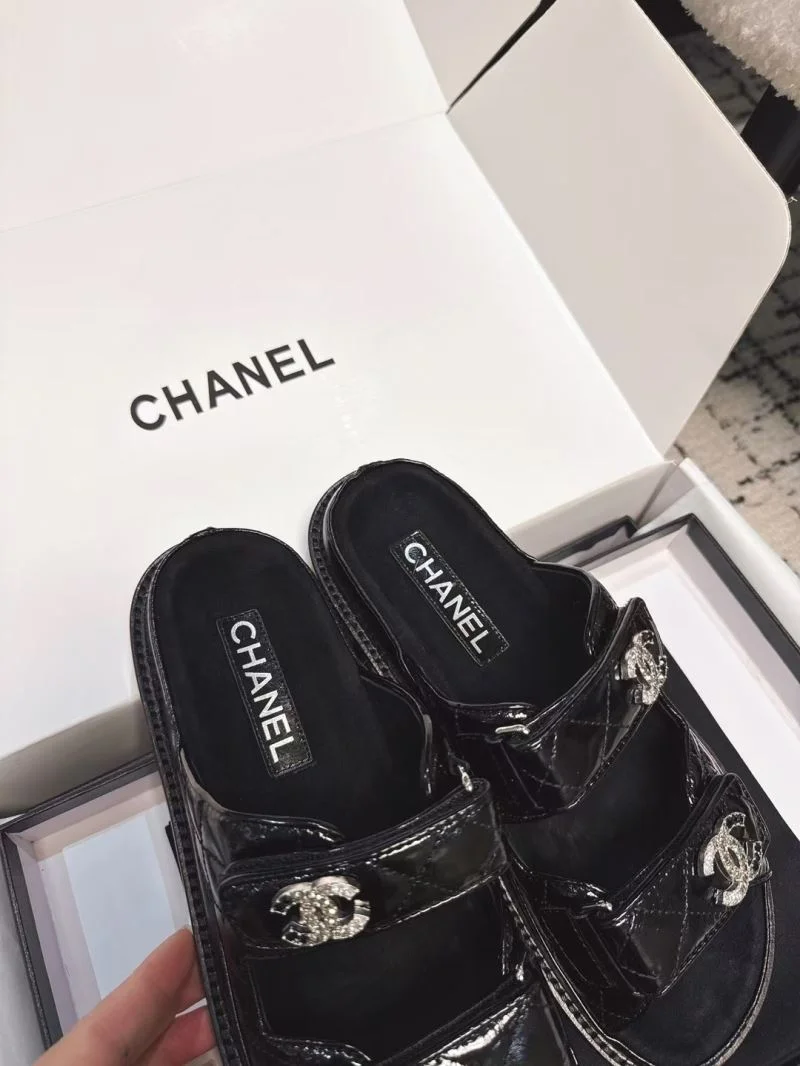 Minimalist Chanel Slippers 17613