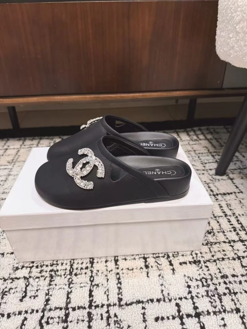 Versatile Chanel Slippers 17602