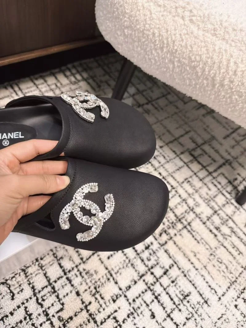Versatile Chanel Slippers 17602