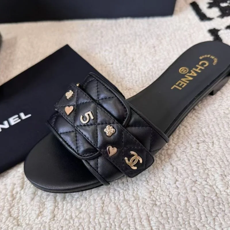 Sporty Chanel Slippers 17609