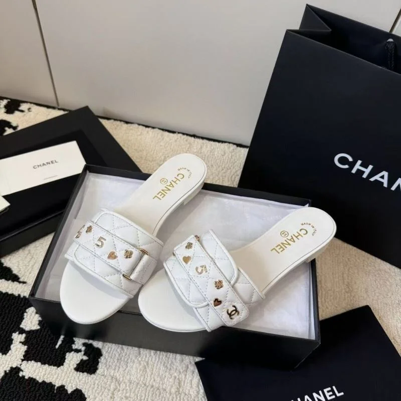 Supportive Chanel Slippers 17611