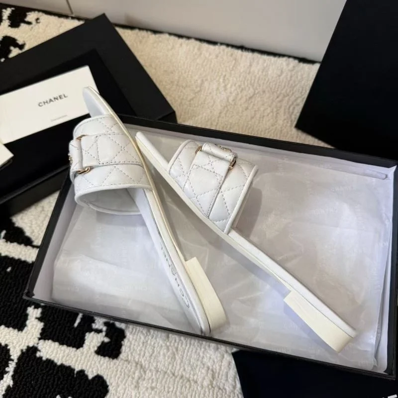 Supportive Chanel Slippers 17611