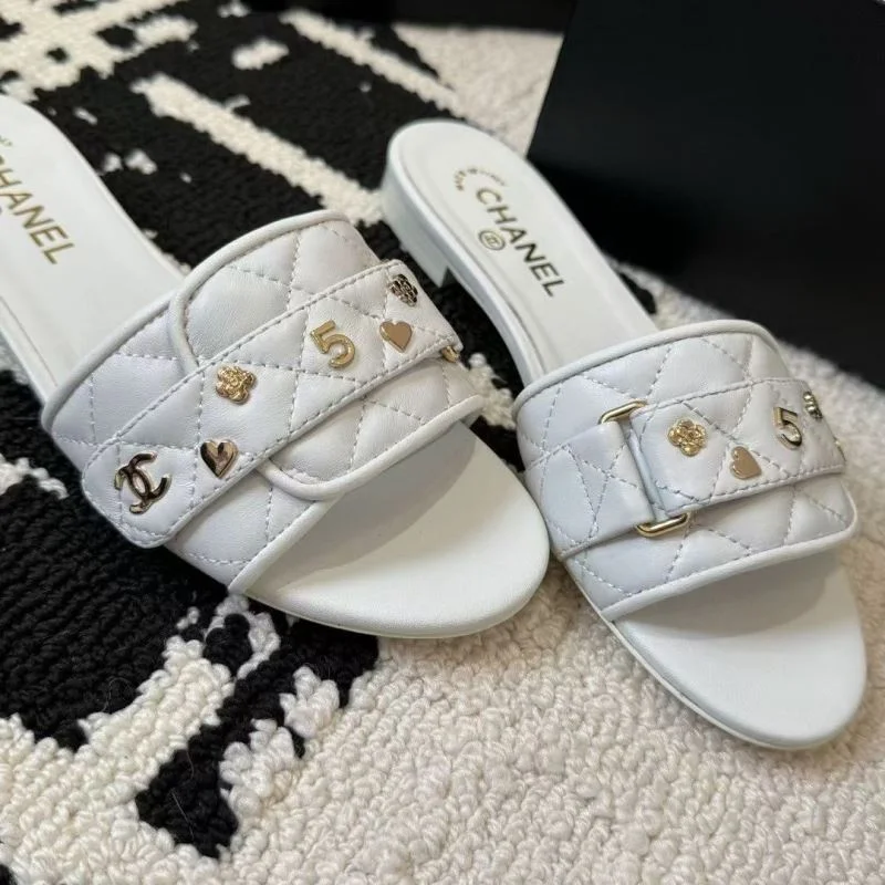 Supportive Chanel Slippers 17611