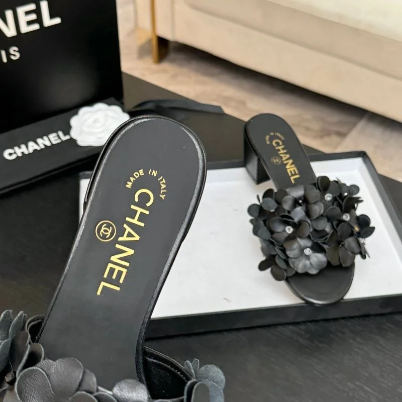 EyeCatching Chanel Slippers 17592