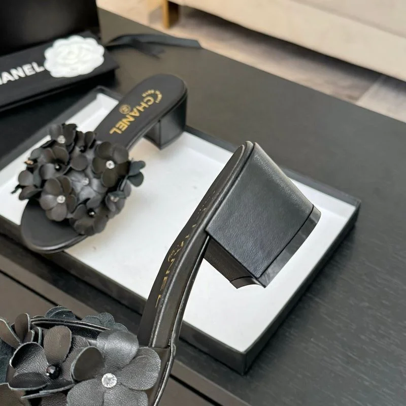 EyeCatching Chanel Slippers 17592