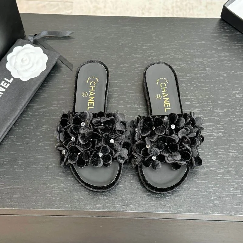 Chanel Slippers Trendsetting 17649