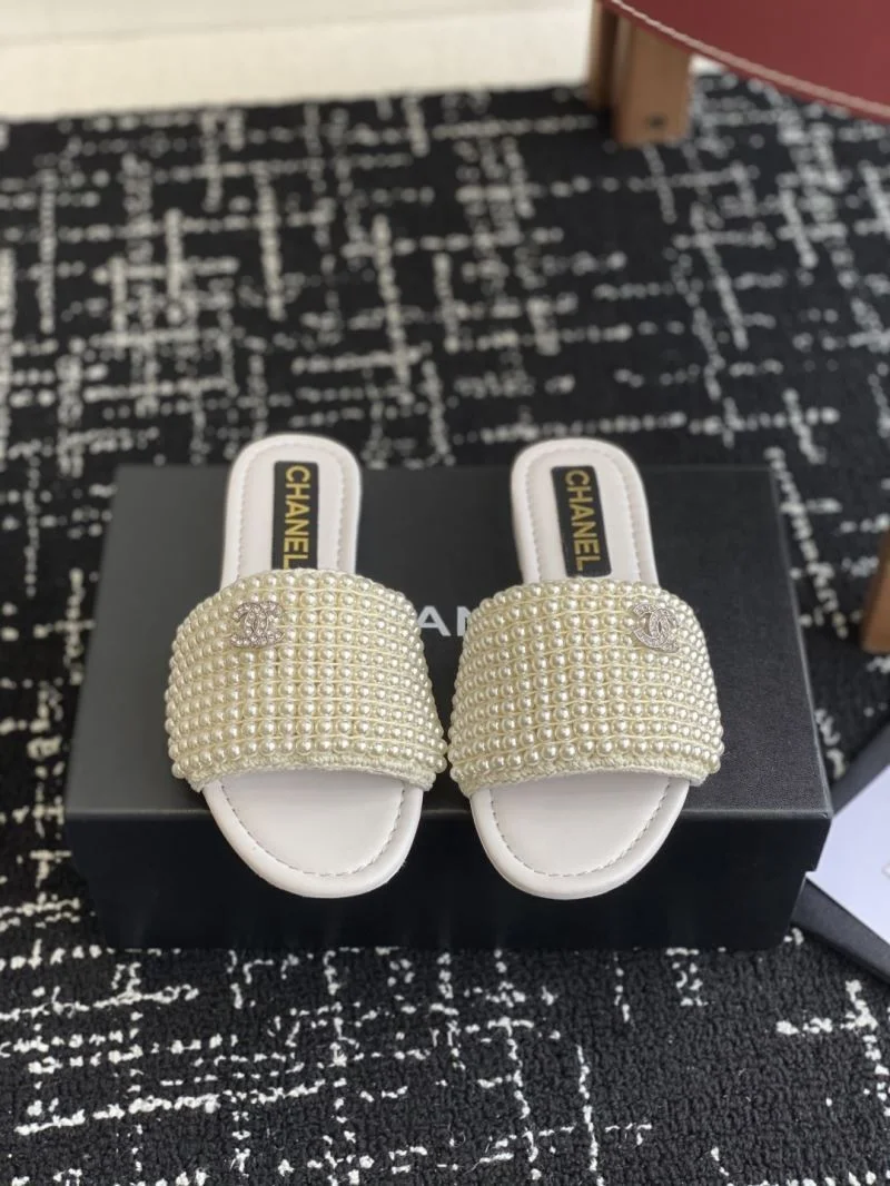 Sleek Chanel Slippers 17675