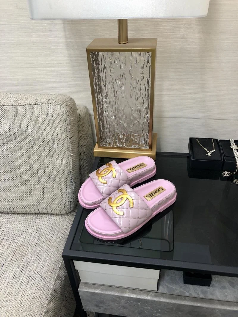 Neat Chanel Slippers 17570