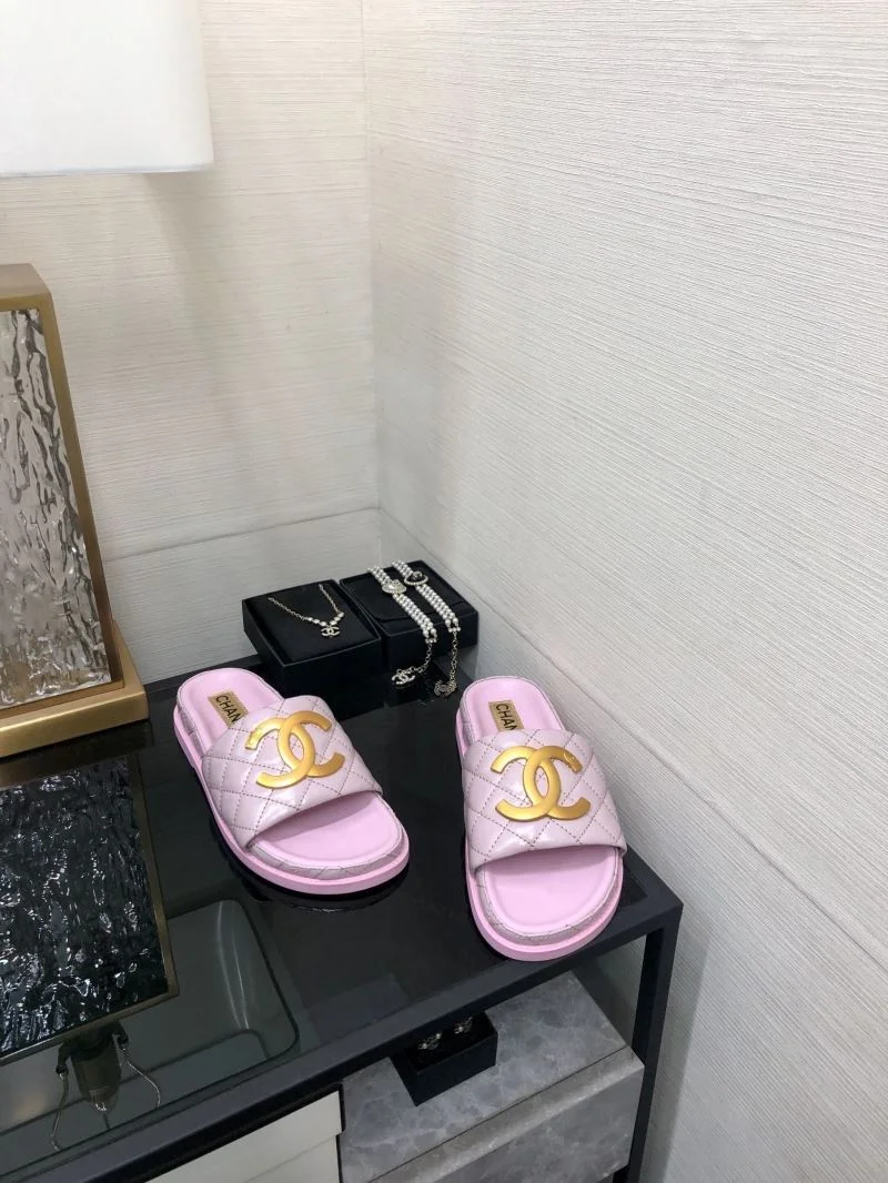 Neat Chanel Slippers 17570