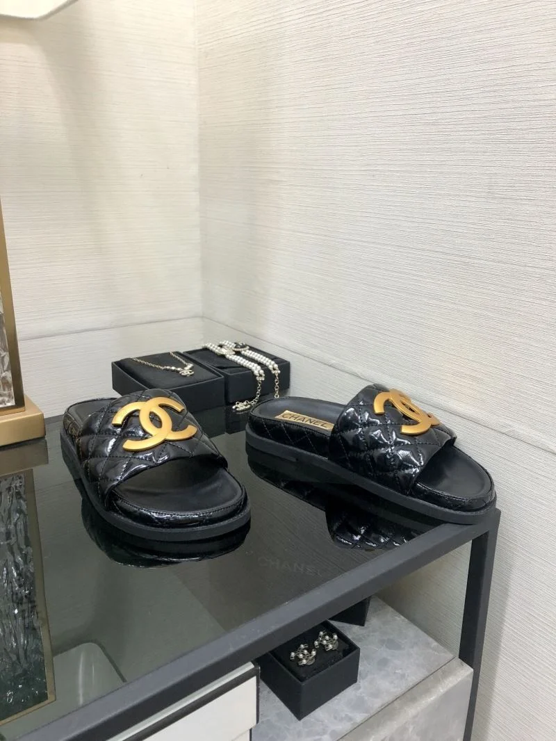 Chanel Slippers Youthful 17558