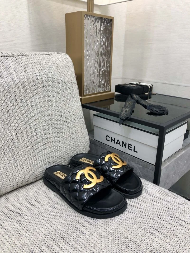 Chanel Slippers Youthful 17558