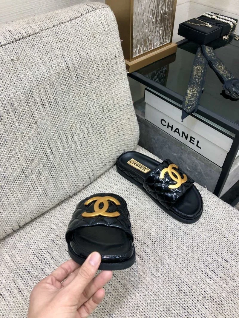 Chanel Slippers Youthful 17558