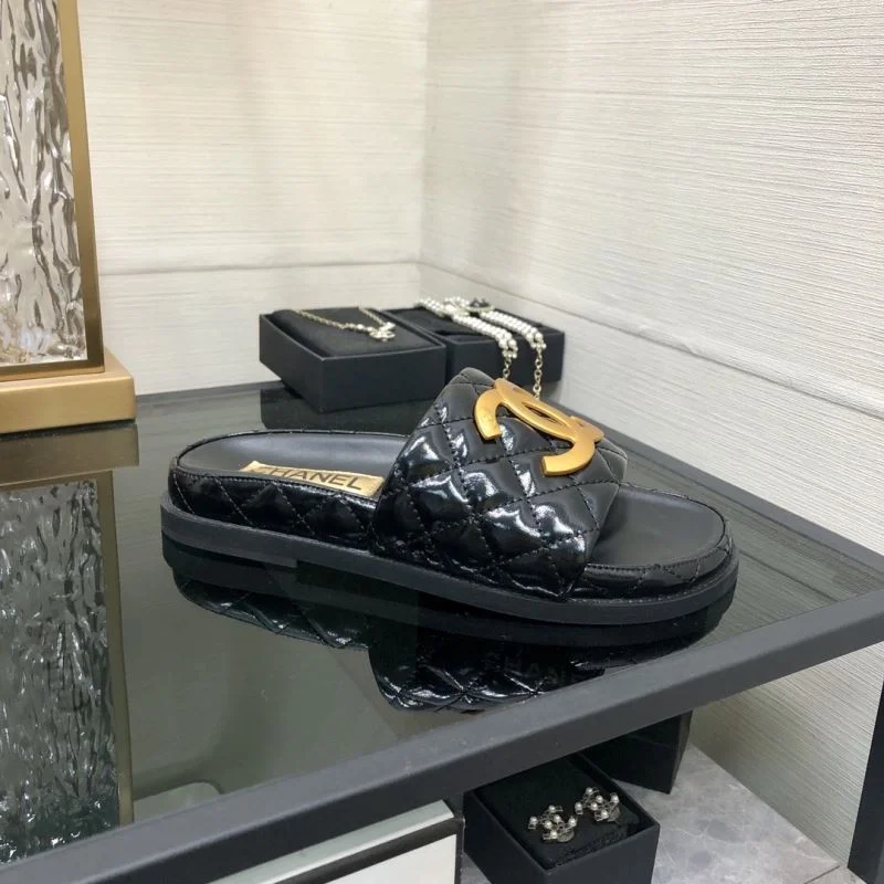 Chanel Slippers Youthful 17558