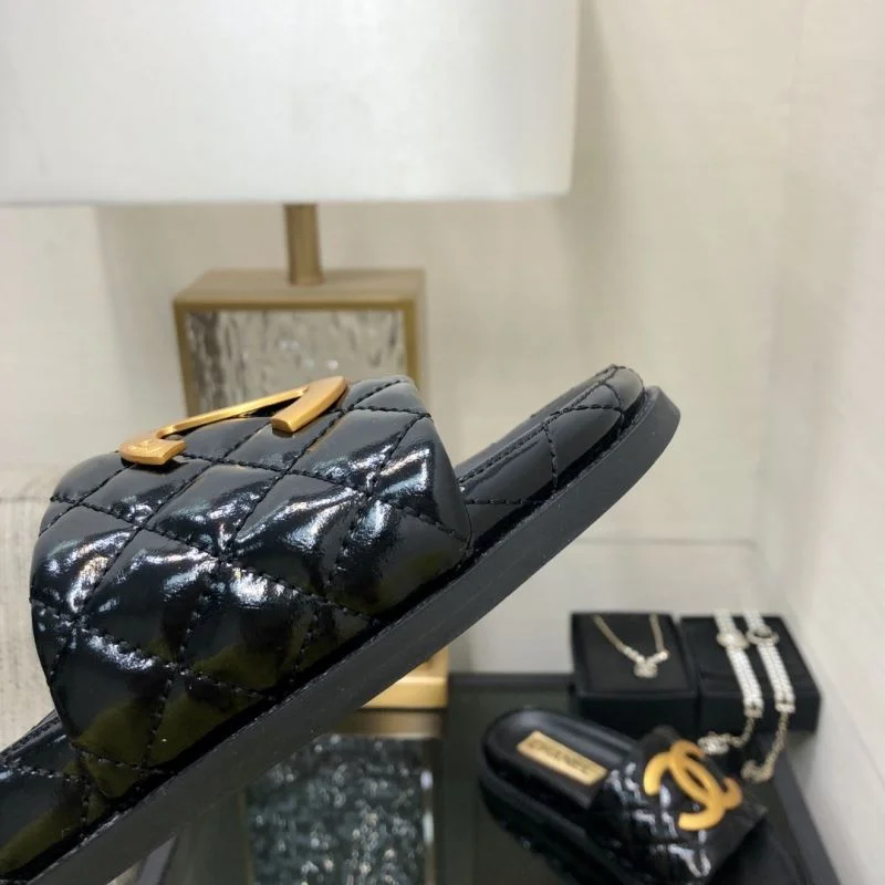 Chanel Slippers Youthful 17558