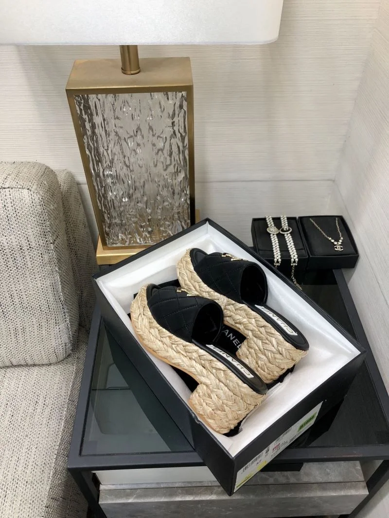 Chanel Slippers Neat 17565
