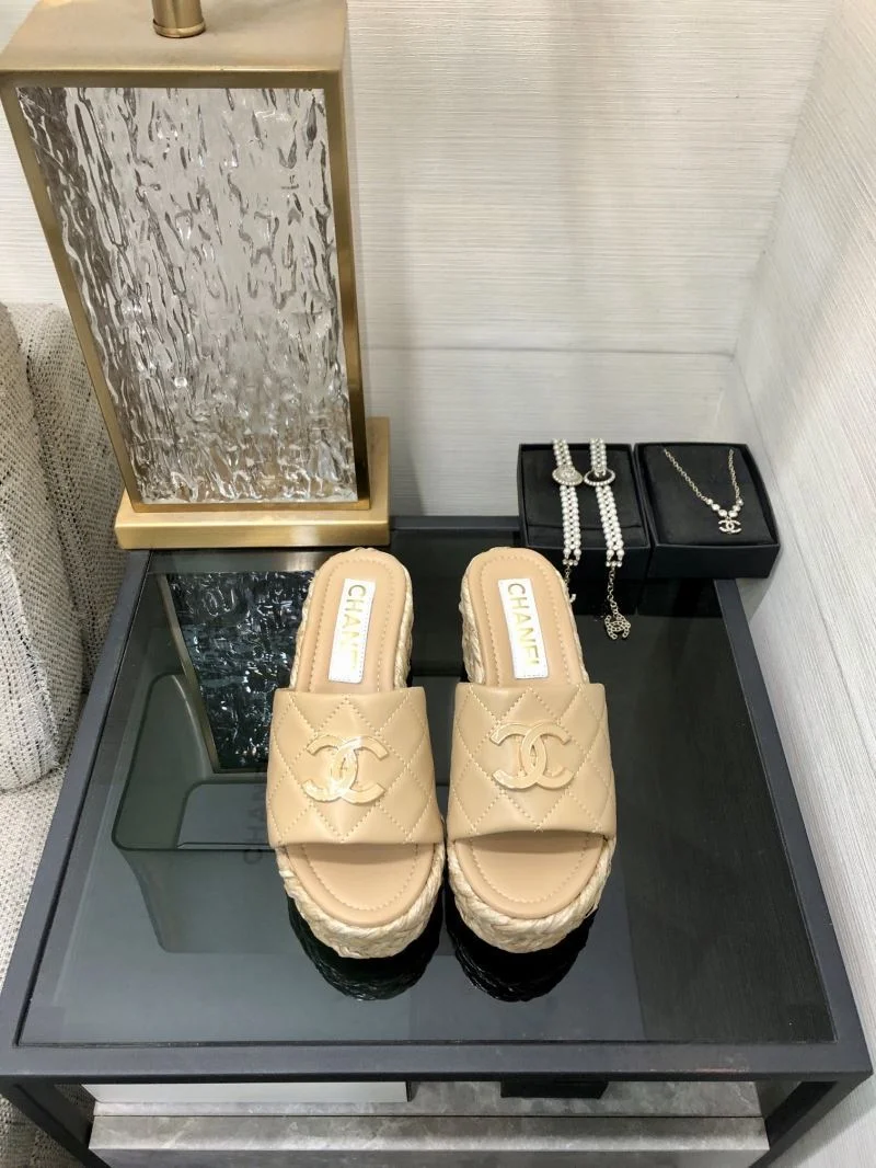 Stylish Chanel Slippers 17563