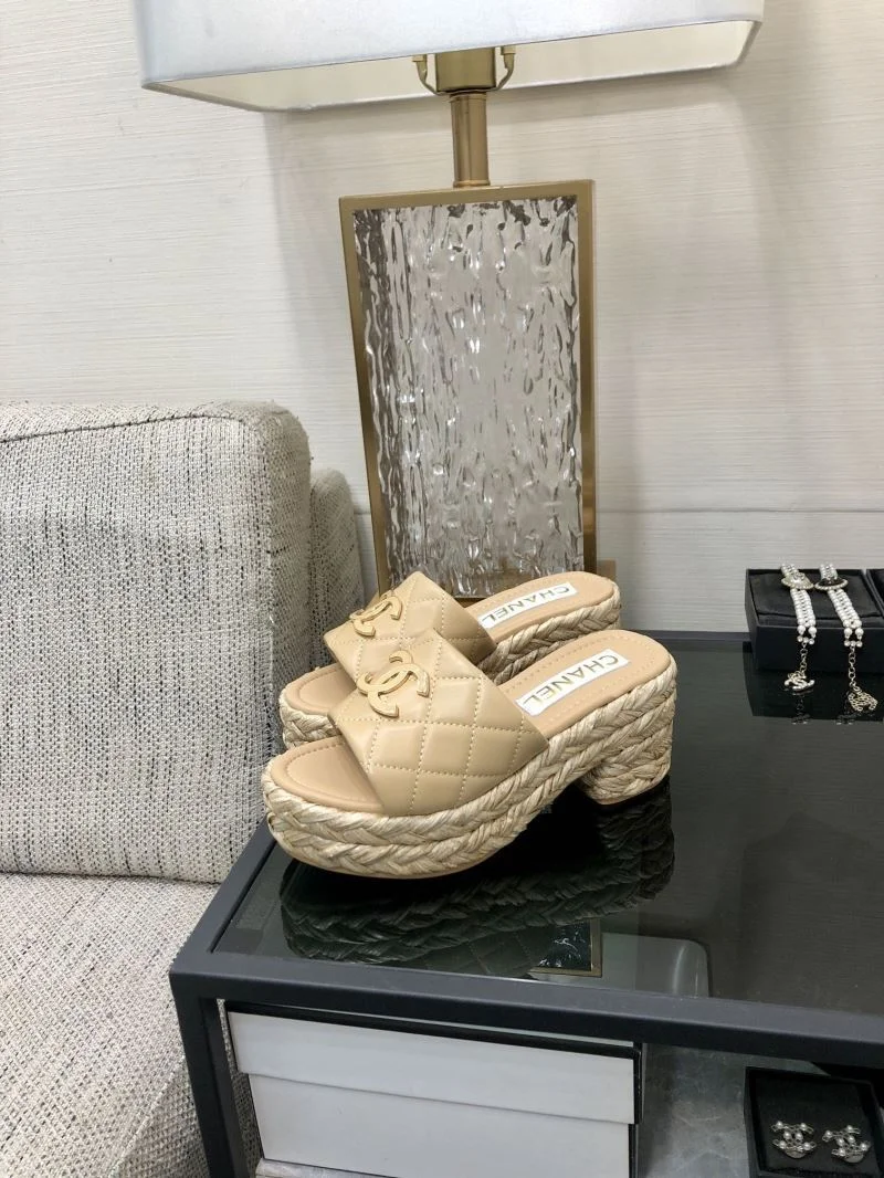 Stylish Chanel Slippers 17563