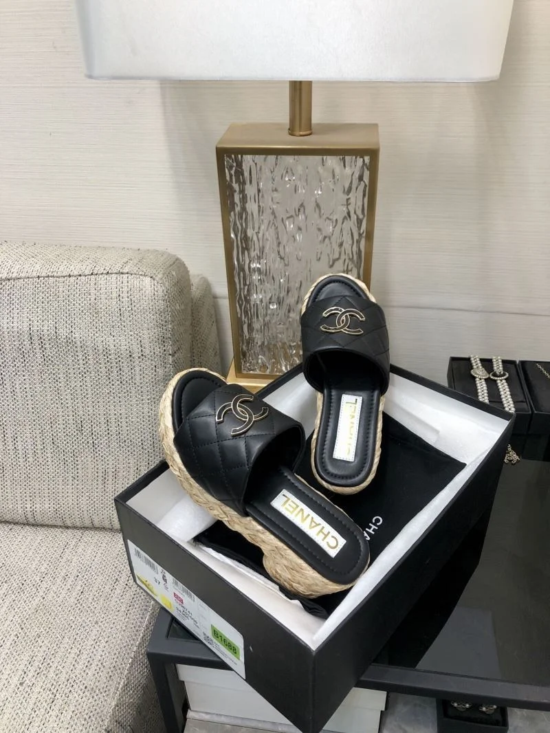 Chanel Slippers Youthful 17567