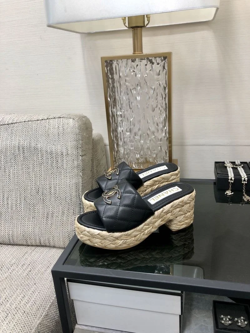 Chanel Slippers Youthful 17567