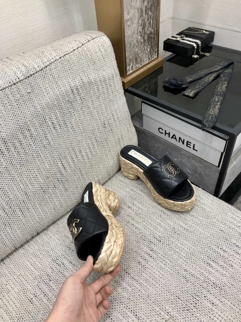 Chanel Slippers Youthful 17567