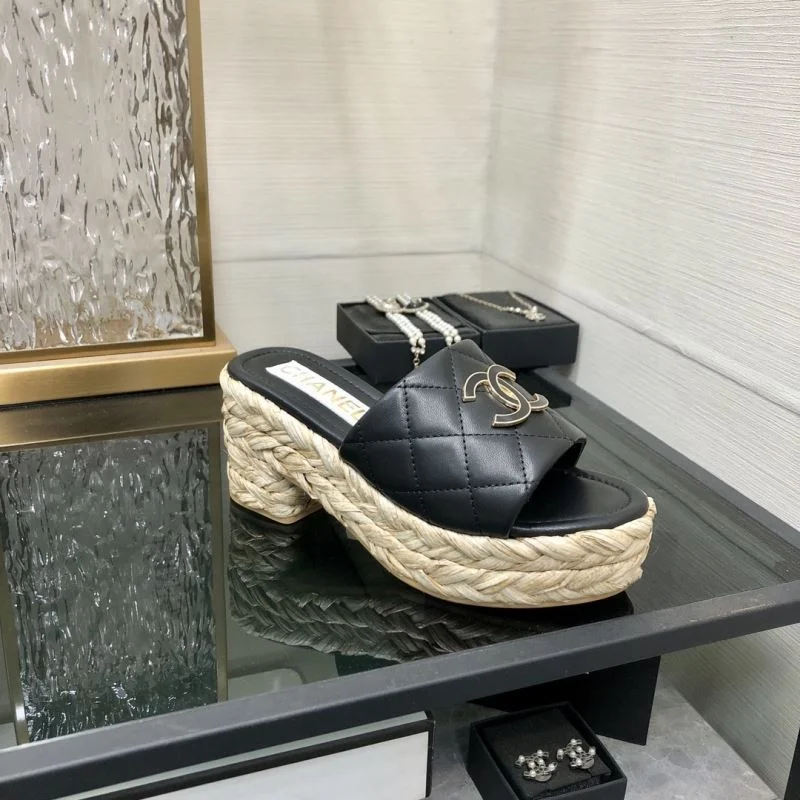 Chanel Slippers Youthful 17567