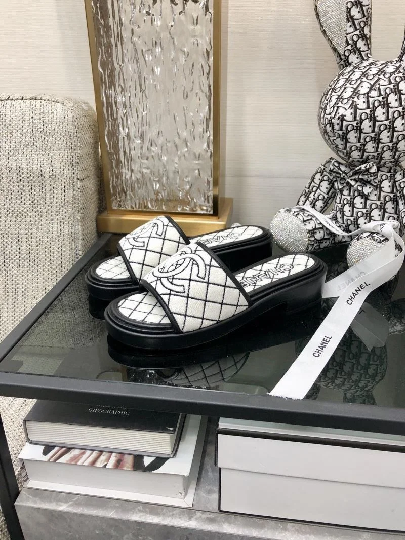 Chanel Slippers Trendsetting 17626