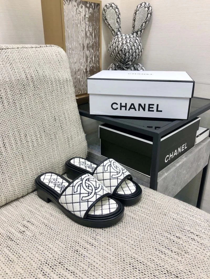Chanel Slippers Trendsetting 17626