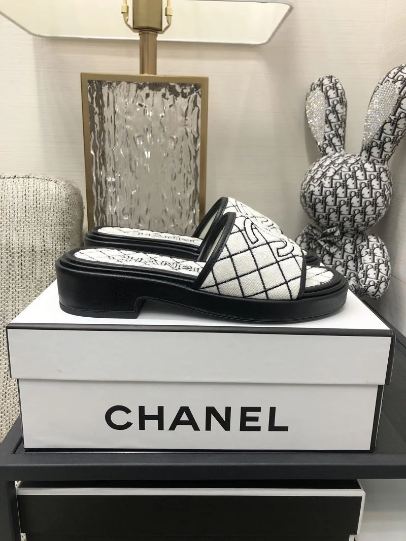 Chanel Slippers Trendsetting 17626