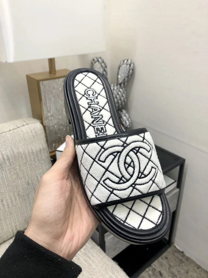 Chanel Slippers Trendsetting 17626