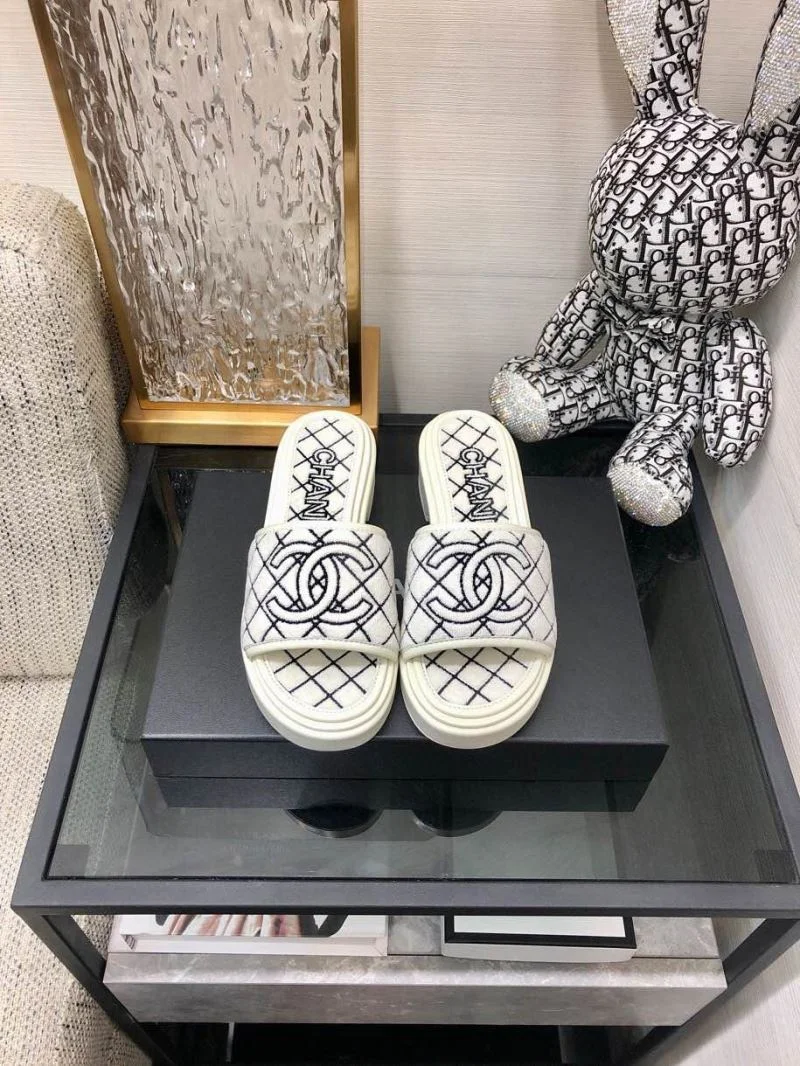 FlexibleFit Chanel Slippers 17542