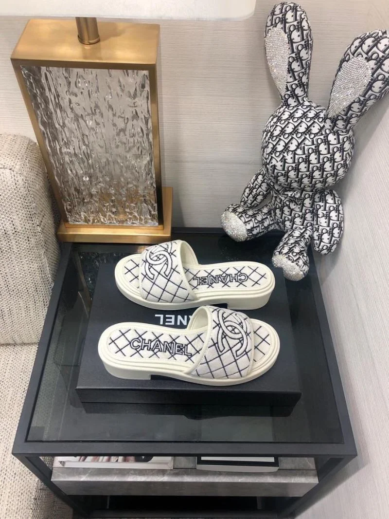 FlexibleFit Chanel Slippers 17542