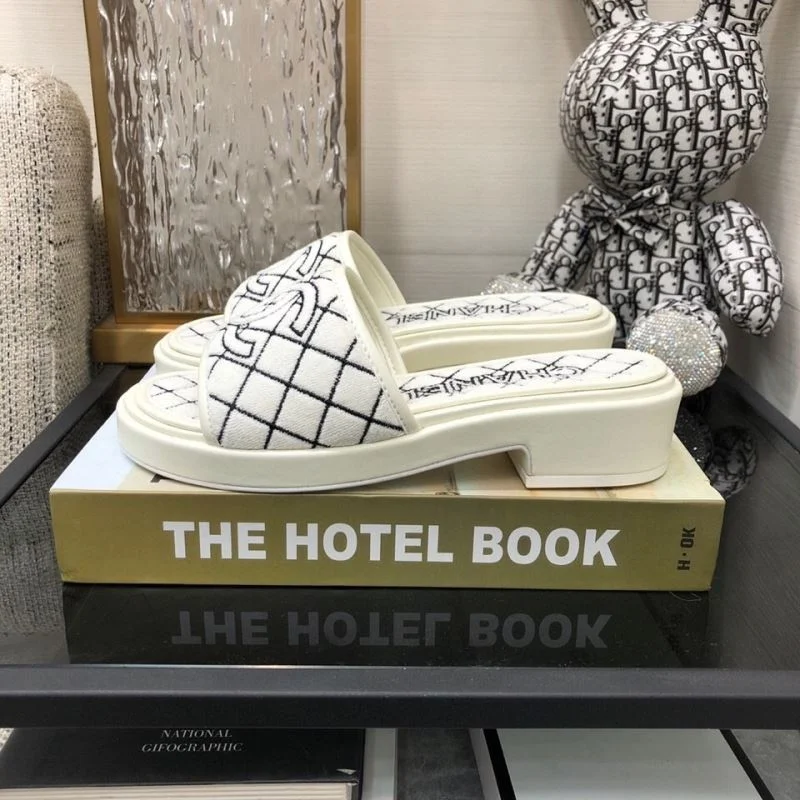 FlexibleFit Chanel Slippers 17542