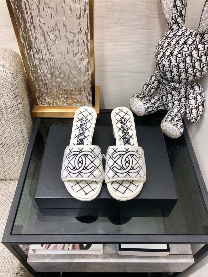 Chanel Slippers FashionForward 17547
