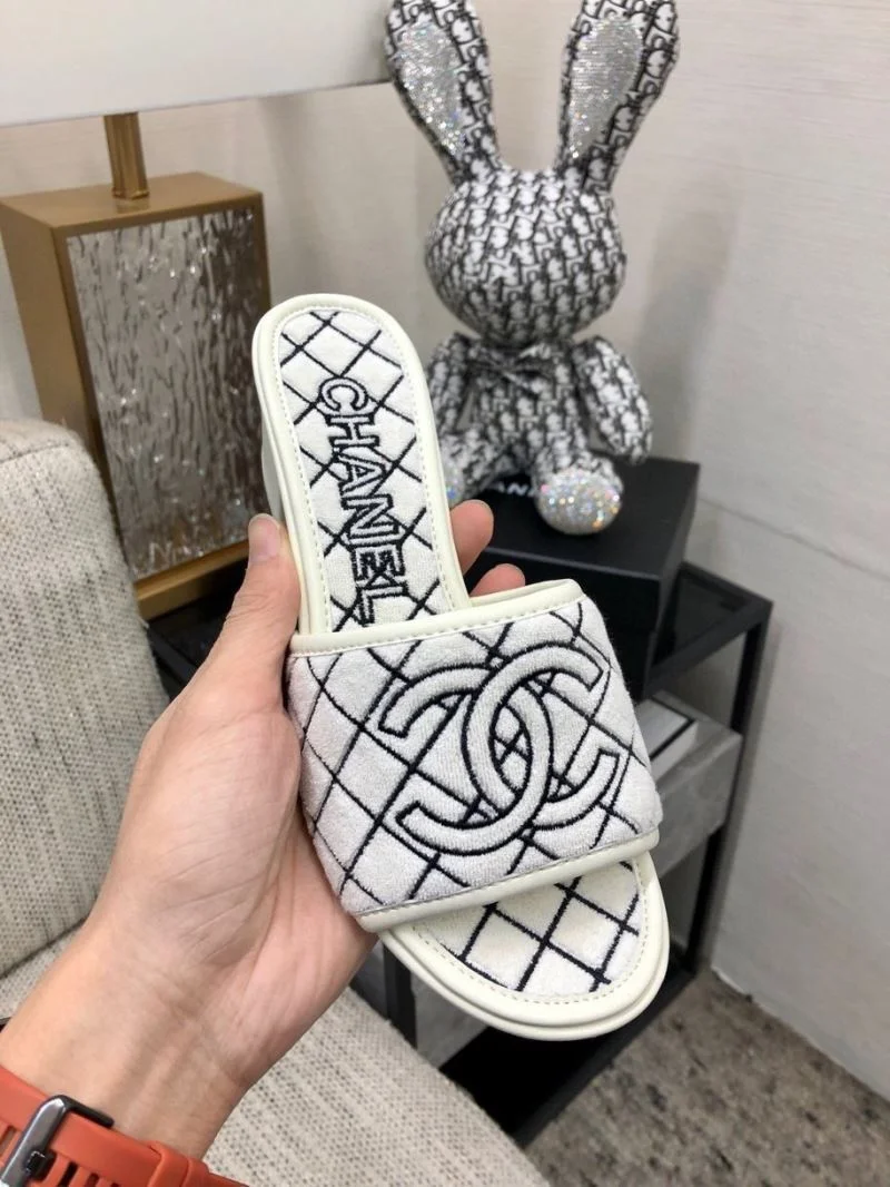 Chanel Slippers FashionForward 17547