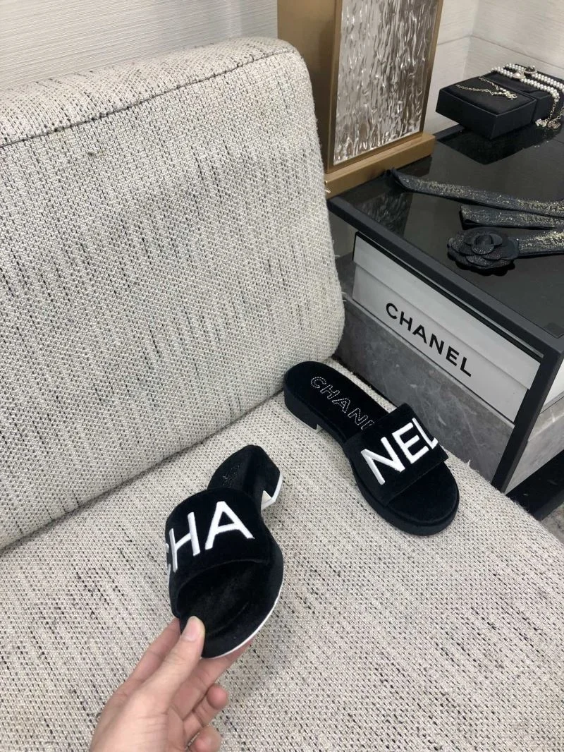 Sporty Chanel Slippers 17548