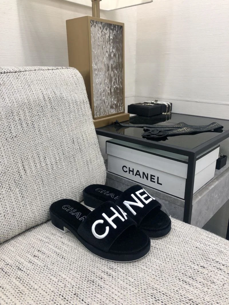 Sporty Chanel Slippers 17548