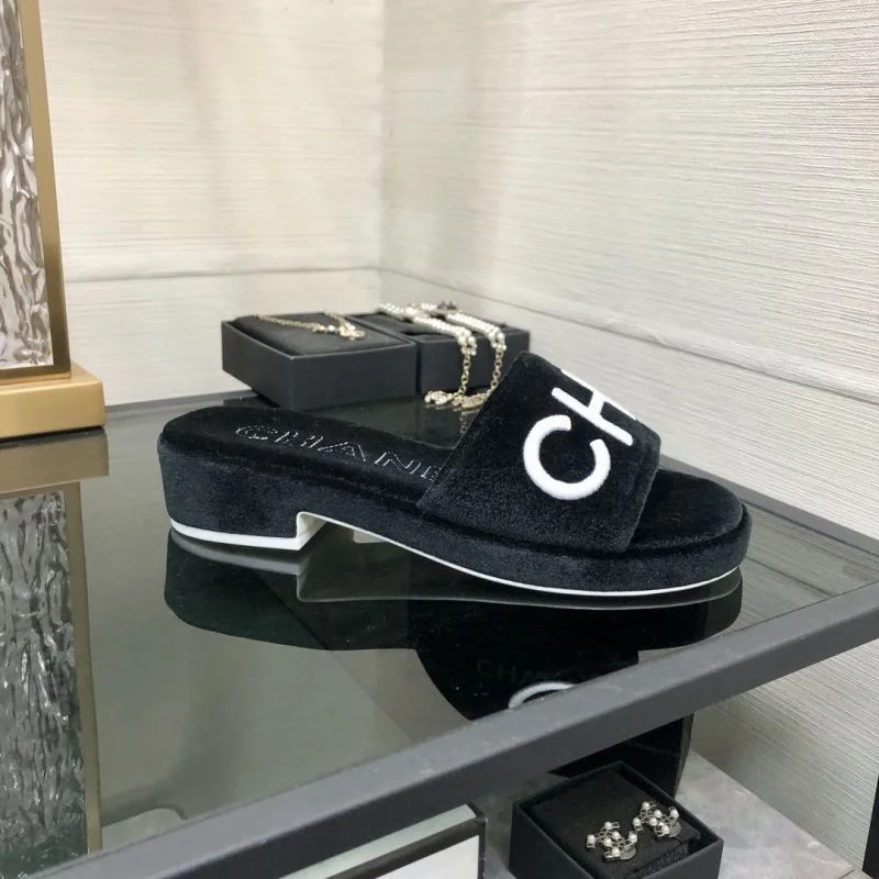 Sporty Chanel Slippers 17548