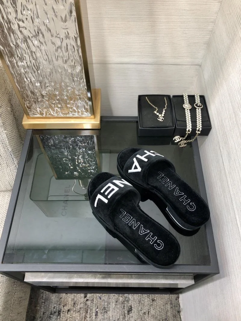 Sporty Chanel Slippers 17548