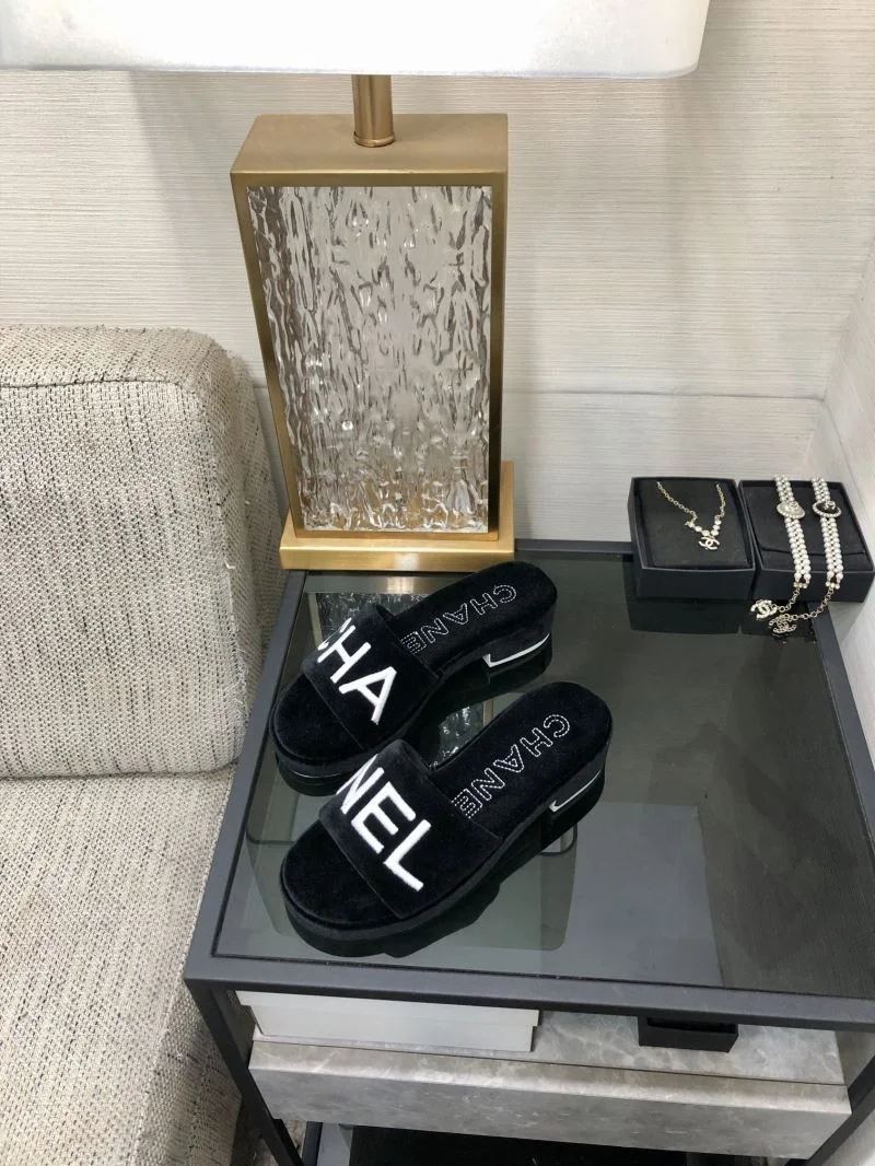 Sporty Chanel Slippers 17548
