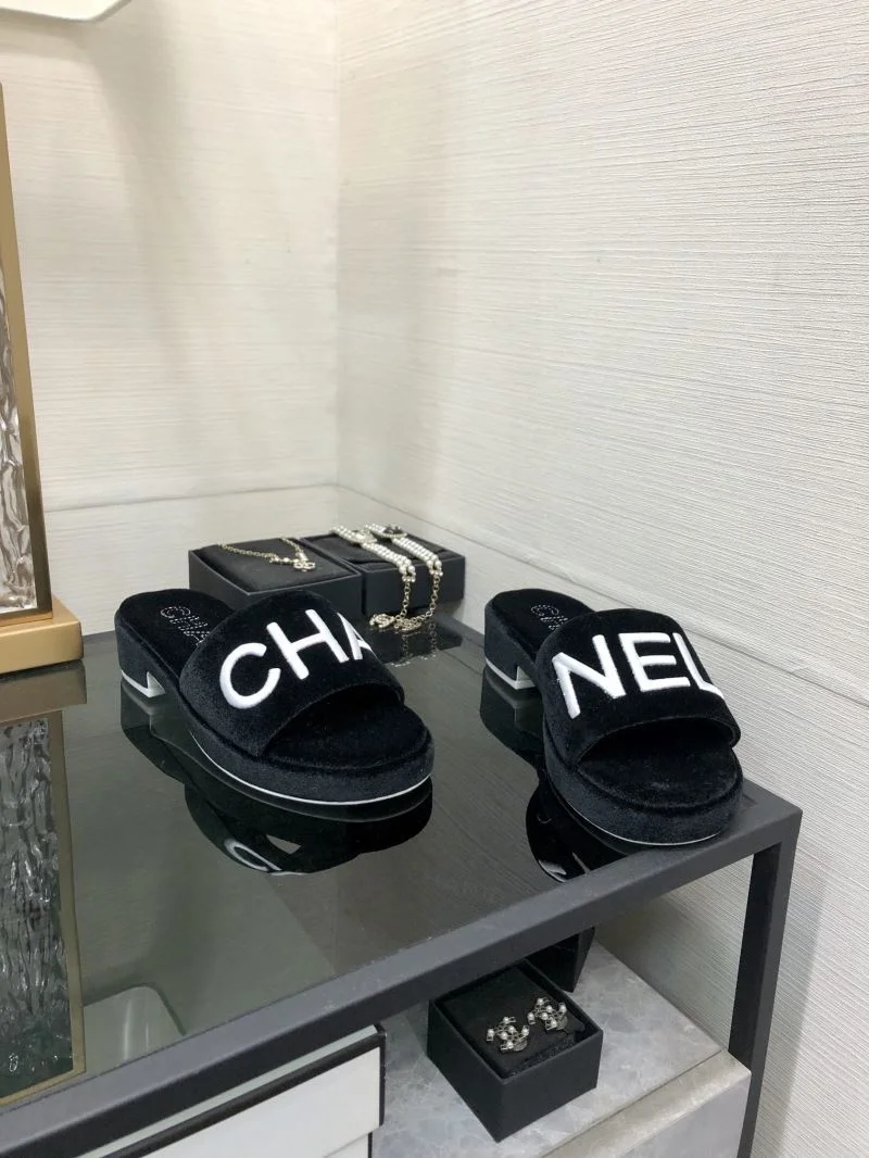 Sporty Chanel Slippers 17548