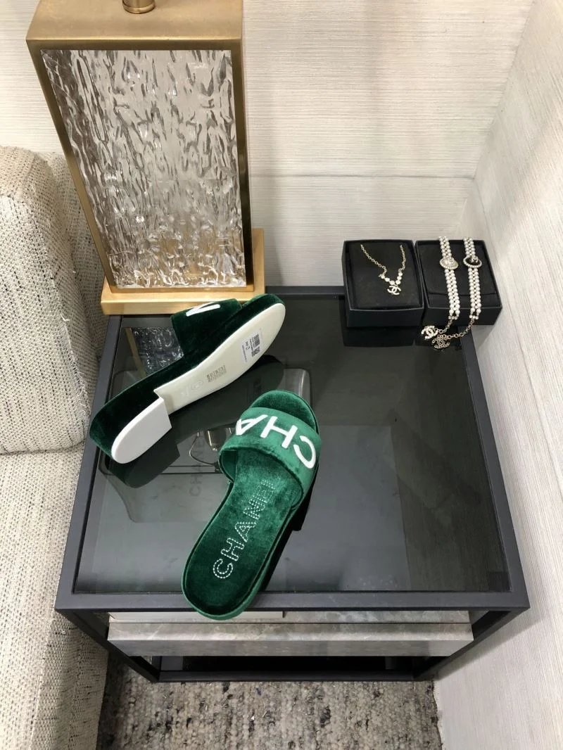 Seasonal Chanel Slippers 17615