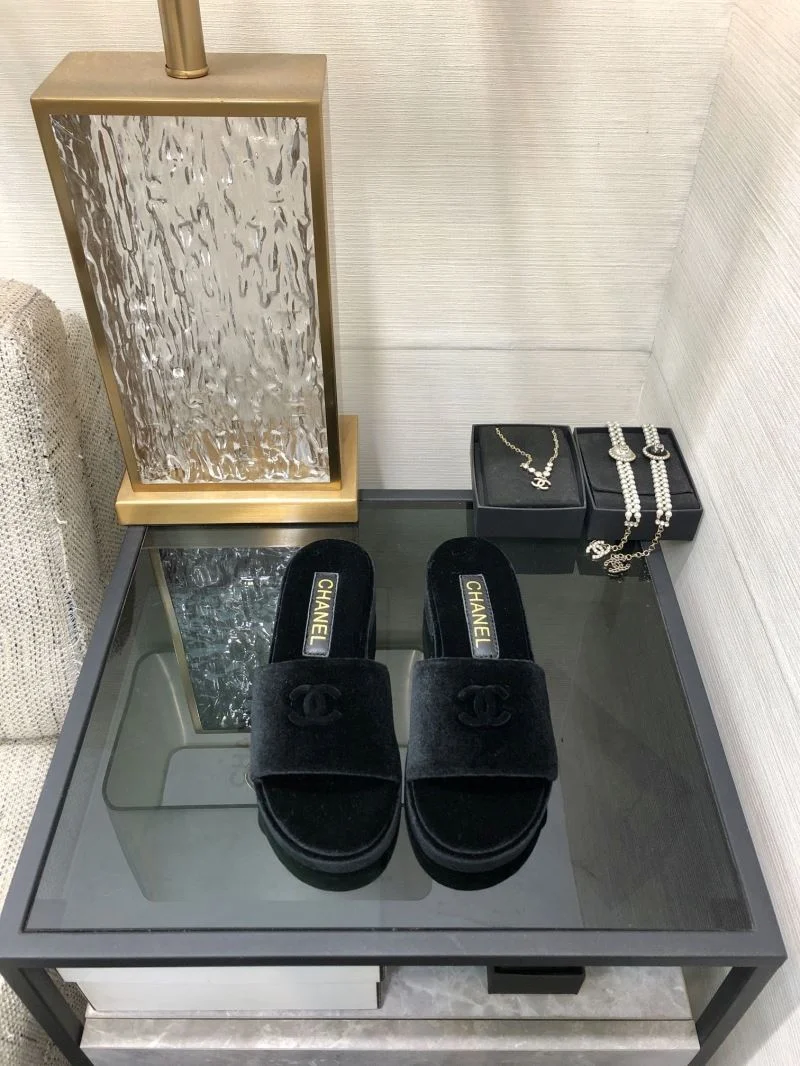 Chanel Slippers FreshLook 17589